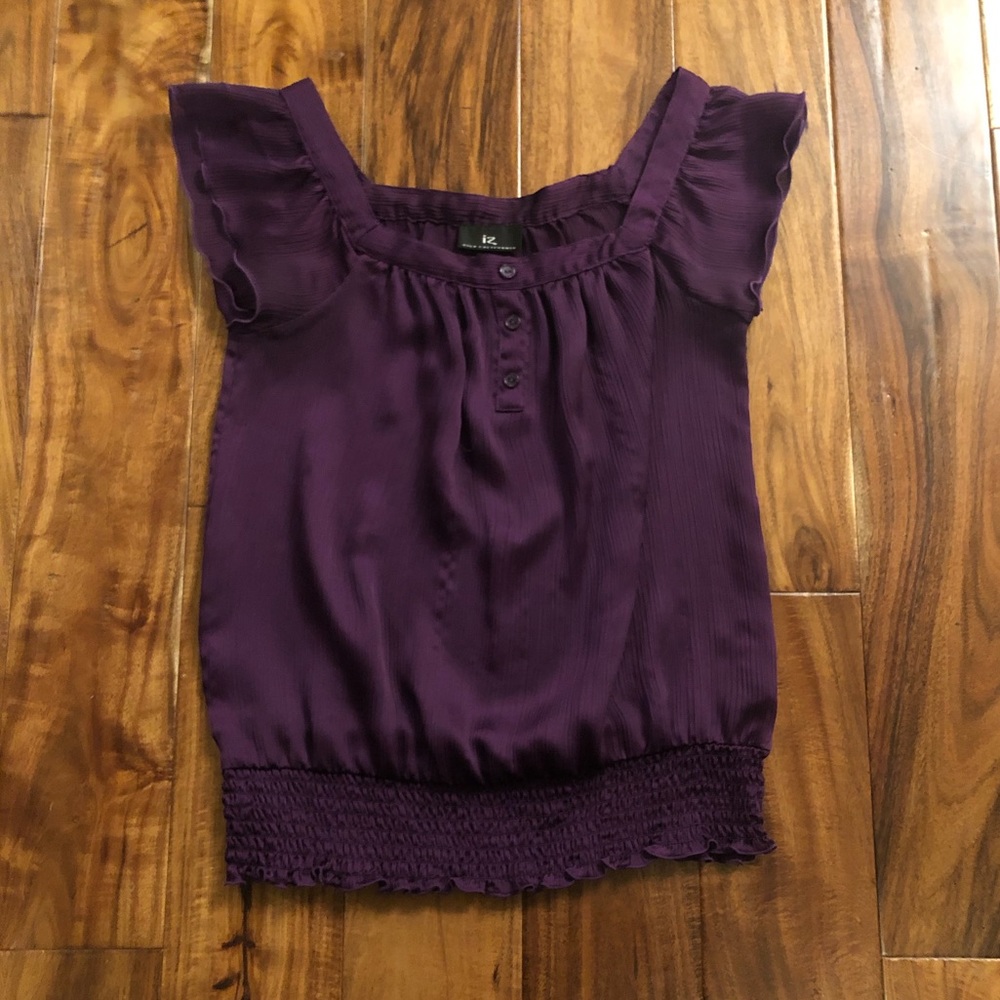 Short sleeved top